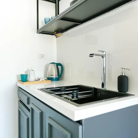 Luxury Central 3 - Cozy, 3 Min Beach Apartment *